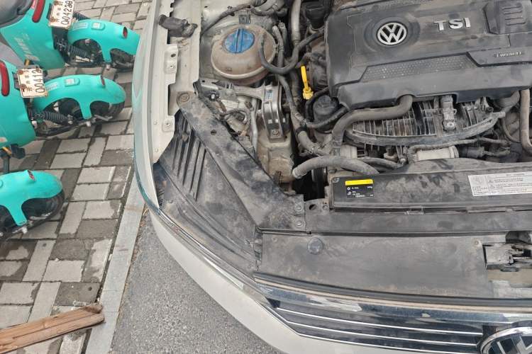 Used Volkswagen Magotan 2017 330TSI DSG Luxury Model Engine Bay Right