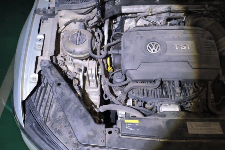 Used Volkswagen Magotan 2017 330TSI DSG Luxury Model Engine Bay Right