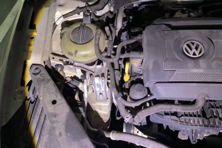 Used Volkswagen Magotan 2017 380TSI DSG Luxury Model Engine Bay Right