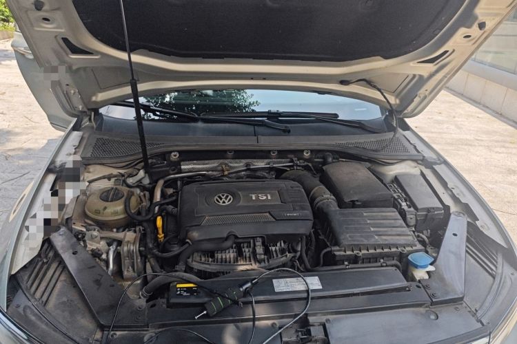 Used Volkswagen Magotan 2017 330TSI DSG Luxury Model Engine Bay