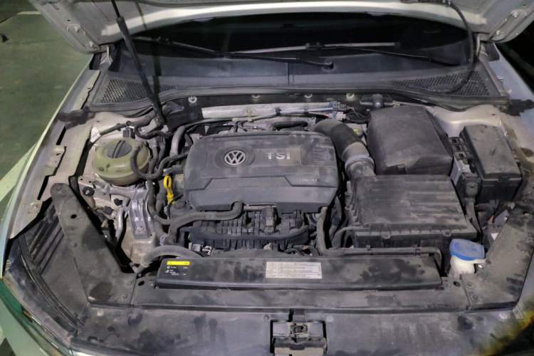 Used Volkswagen Magotan 2017 380TSI DSG Luxury Model Engine Bay