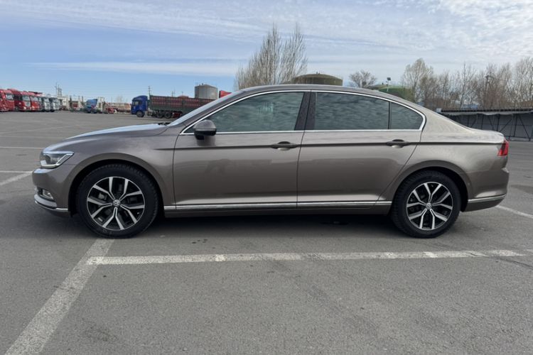 Used Volkswagen Magotan 2017 330TSI DSG Luxury Model Exterior 1