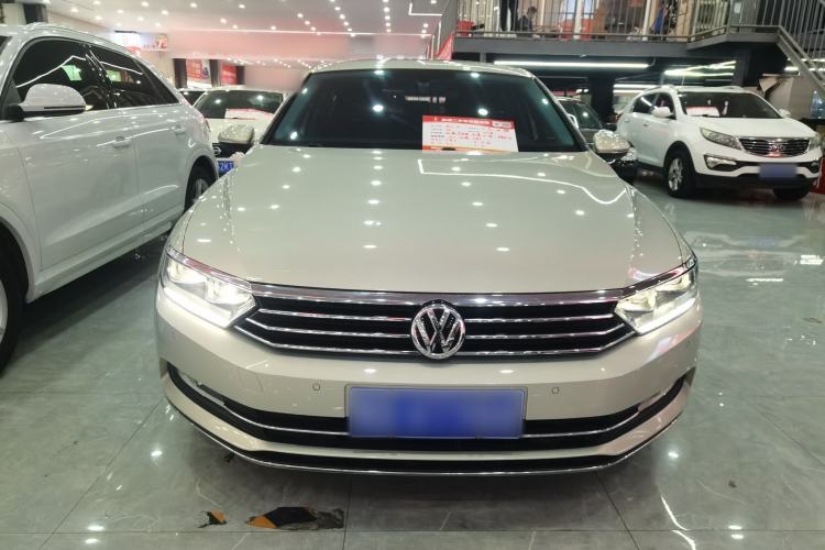 Used Volkswagen Magotan 2017 330TSI DSG Luxury Model Exterior 1