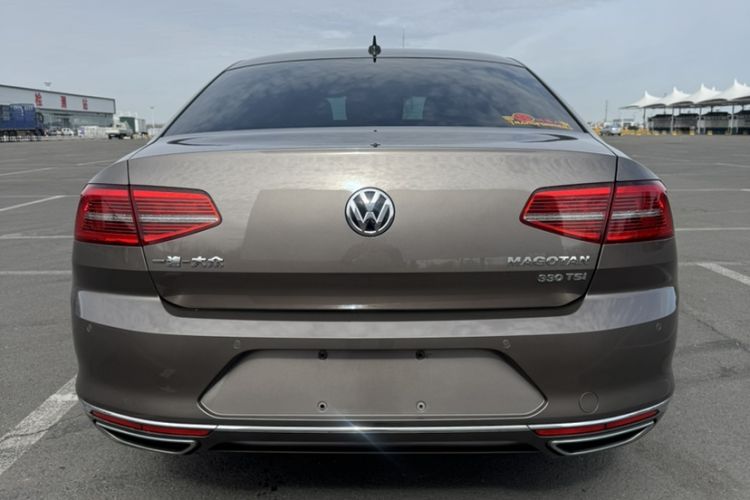 Used Volkswagen Magotan 2017 330TSI DSG Luxury Model Exterior 5