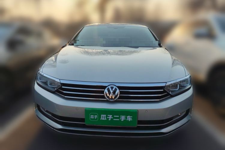 Used Volkswagen Magotan 2017 330TSI DSG Luxury Model Front
