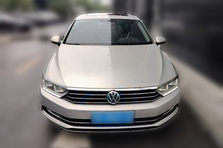 Used Volkswagen Magotan 2017 330TSI DSG Luxury Model Front