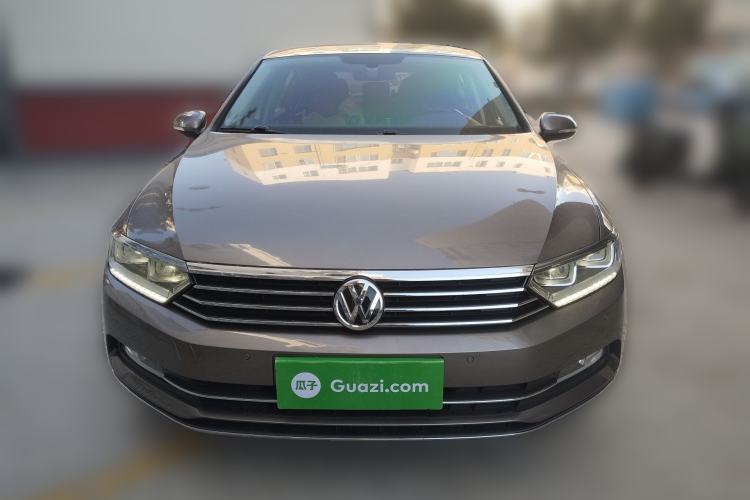 Used Volkswagen Magotan 2017 330TSI DSG Luxury Model Front