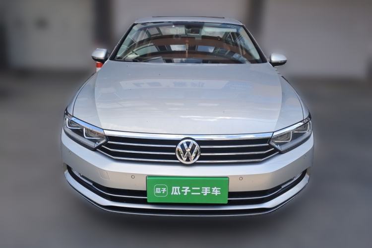 Used Volkswagen Magotan 2017 330TSI DSG Luxury Model Front