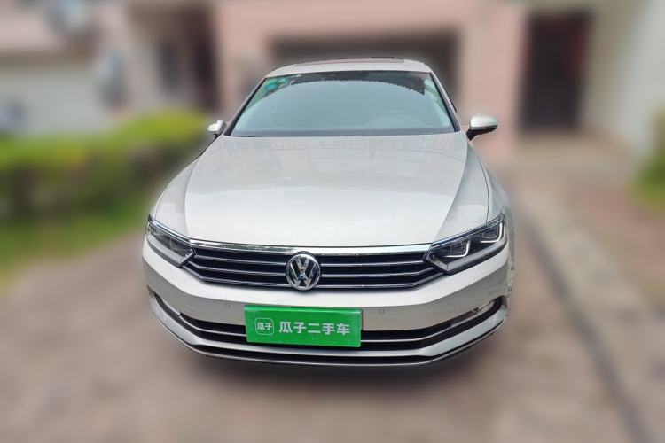 Used Volkswagen Magotan 2017 330TSI DSG Luxury Model Front