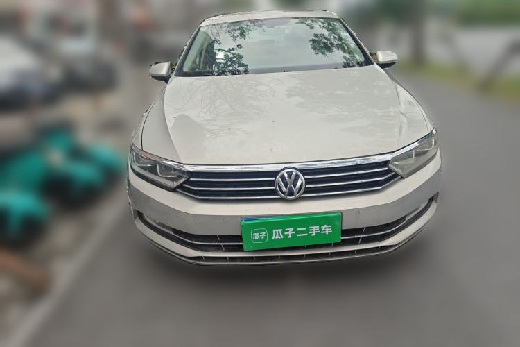 Used Volkswagen Magotan 2017 330TSI DSG Luxury Model Front