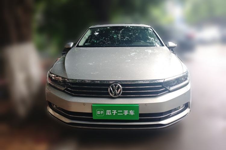 Used Volkswagen Magotan 2017 330TSI DSG Luxury Model Front
