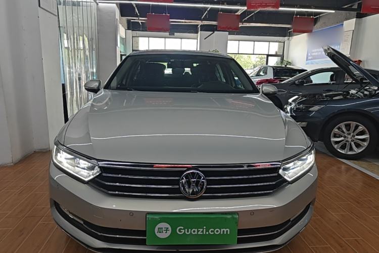 Used Volkswagen Magotan 2017 330TSI DSG Luxury Model Front