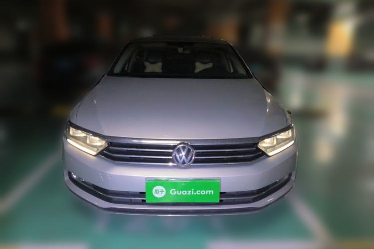 Used Volkswagen Magotan 2017 330TSI DSG Luxury Model Front