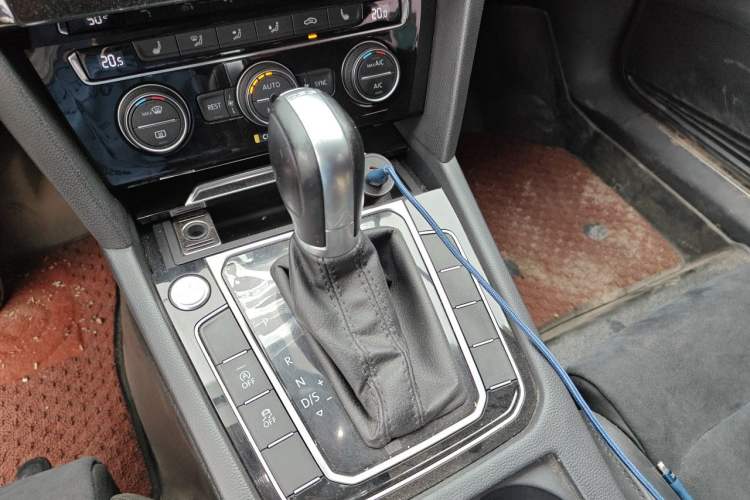 Used Volkswagen Magotan 2017 330TSI DSG Luxury Model Gear Lever