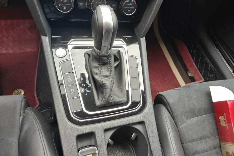 Used Volkswagen Magotan 2017 330TSI DSG Luxury Model Gear Lever