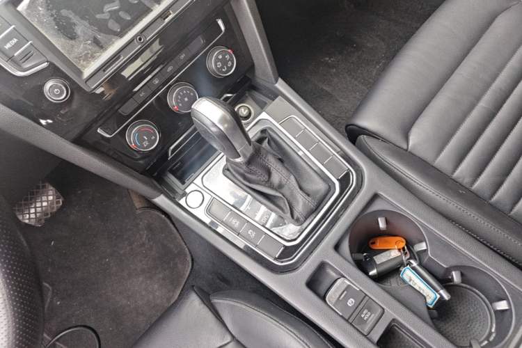Used Volkswagen Magotan 2017 330TSI DSG Leading Model Gear Lever