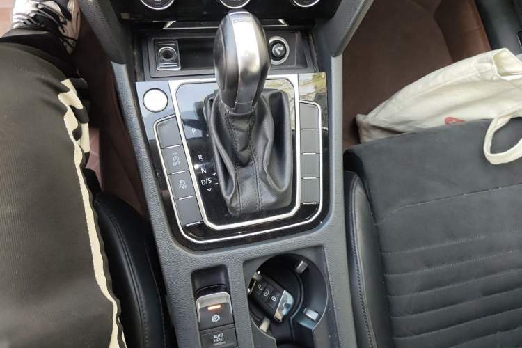 Used Volkswagen Magotan 2017 380TSI DSG Luxury Model Gear Lever