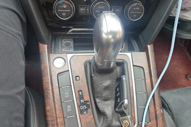 Used Volkswagen Magotan 2017 330TSI DSG Luxury Model Gear Lever