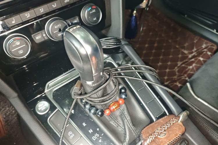 Used Volkswagen Magotan 2017 330TSI DSG Luxury Model Gear Lever