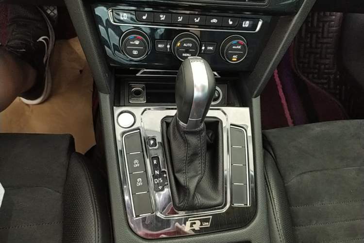 Used Volkswagen Magotan 2017 330TSI DSG Luxury Model Gear Lever