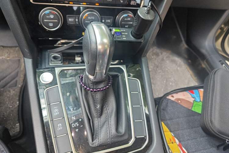 Used Volkswagen Magotan 2017 330TSI DSG Luxury Model Gear Lever