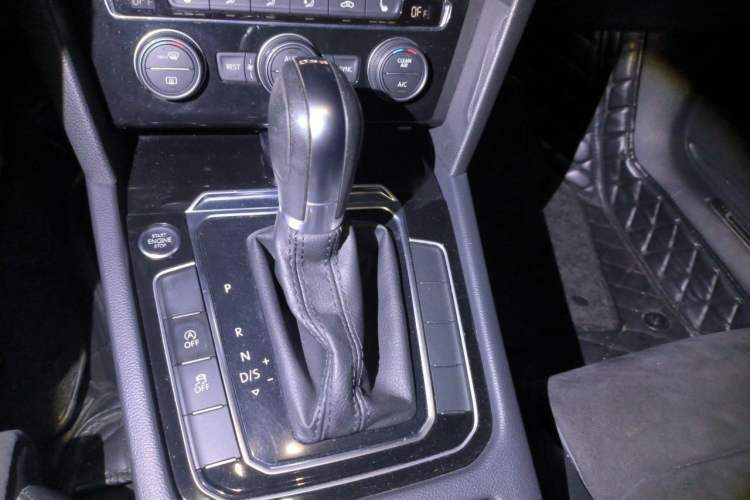 Used Volkswagen Magotan 2017 330TSI DSG Luxury Model Gear Lever