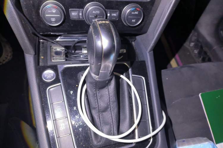 Used Volkswagen Magotan 2017 380TSI DSG Luxury Model Gear Lever