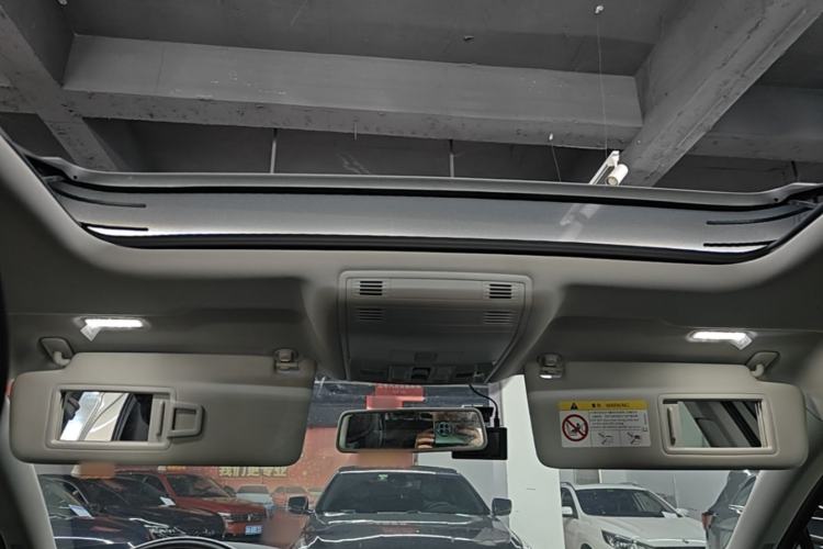 Used Volkswagen Magotan 2017 330TSI DSG Luxury Model Headliner