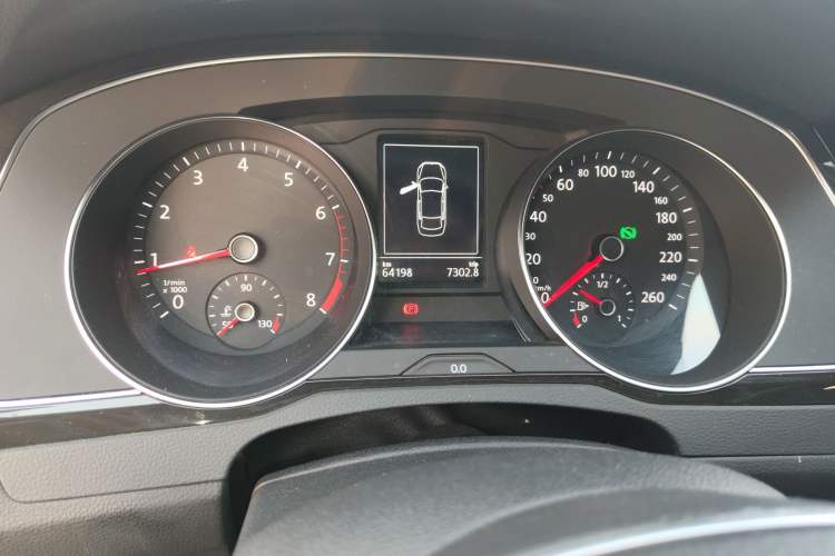 Used Volkswagen Magotan 2017 330TSI DSG Luxury Model Instrument Cluster