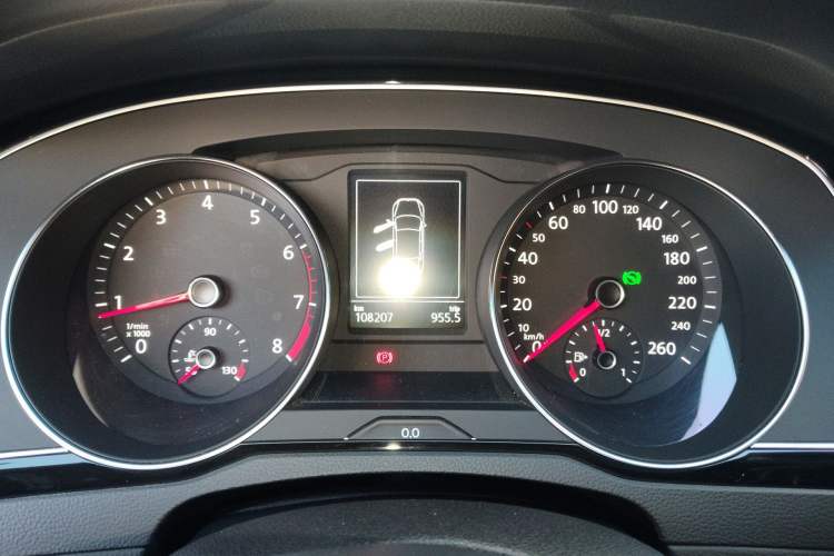 Used Volkswagen Magotan 2017 330TSI DSG Luxury Model Instrument Cluster