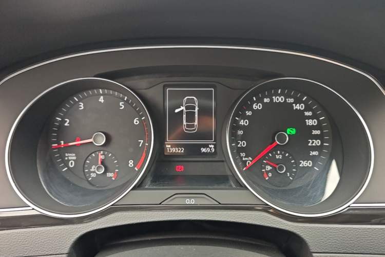 Used Volkswagen Magotan 2017 330TSI DSG Luxury Model Instrument Cluster