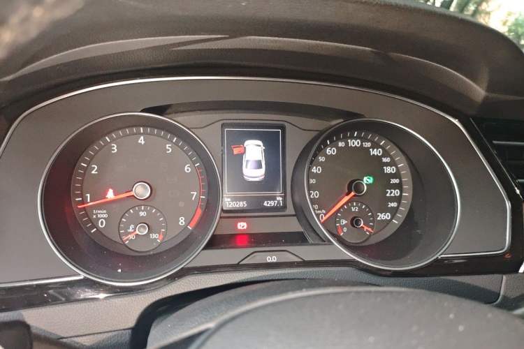 Used Volkswagen Magotan 2017 330TSI DSG Luxury Model Instrument Cluster