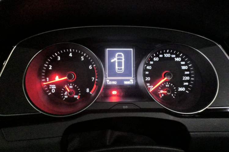Used Volkswagen Magotan 2017 330TSI DSG Luxury Model Instrument Cluster