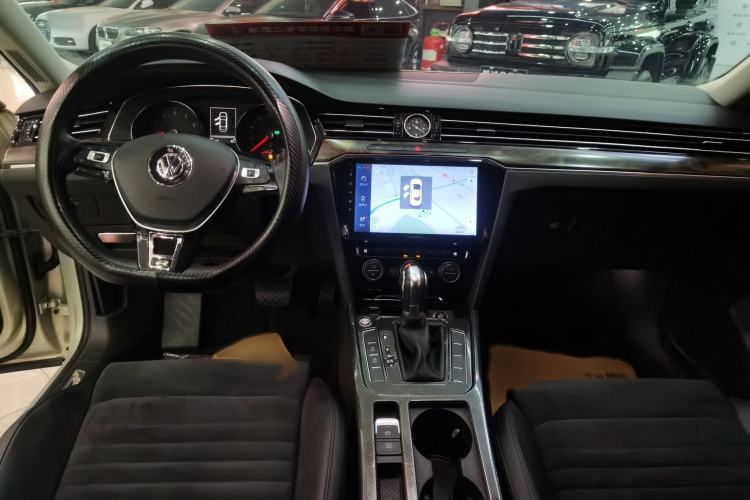 Used Volkswagen Magotan 2017 330TSI DSG Luxury Model Interior 3