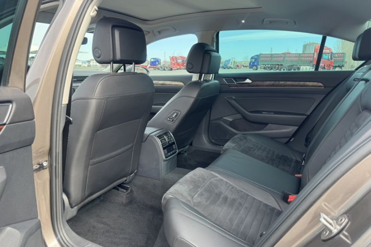 Used Volkswagen Magotan 2017 330TSI DSG Luxury Model Interior 4