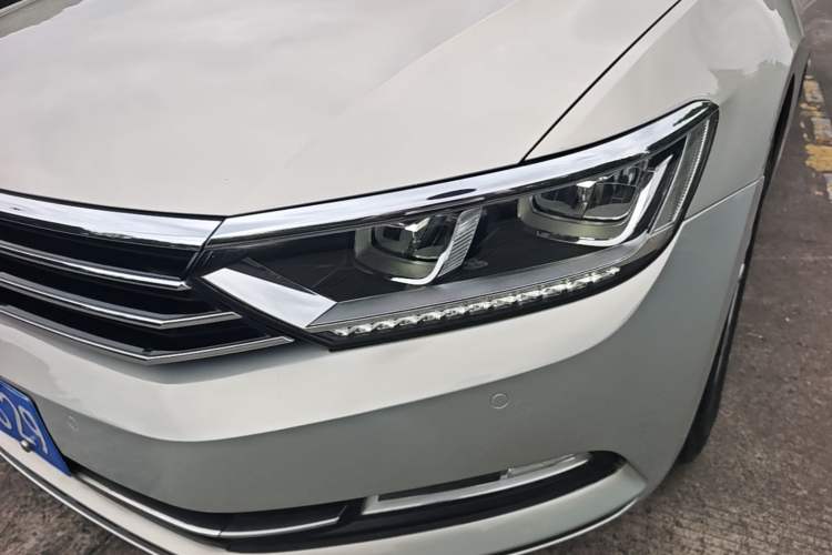 Used Volkswagen Magotan 2017 330TSI DSG Luxury Model Left Front Headlight