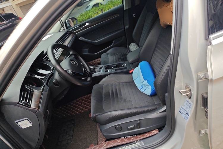 Used Volkswagen Magotan 2017 330TSI DSG Luxury Model Left Front Seat