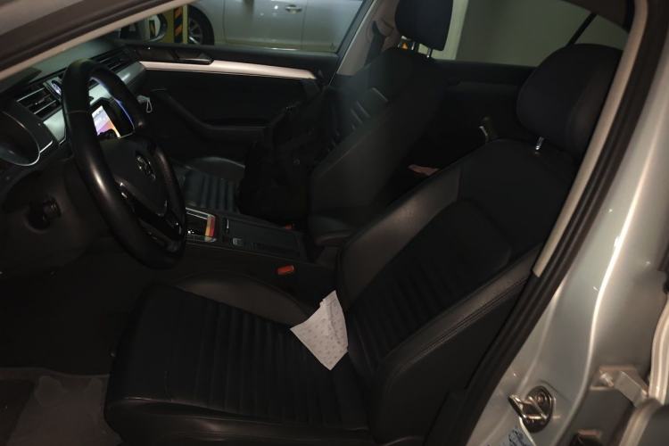 Used Volkswagen Magotan 2017 280TSI DSG Comfort Model Left Front Seat