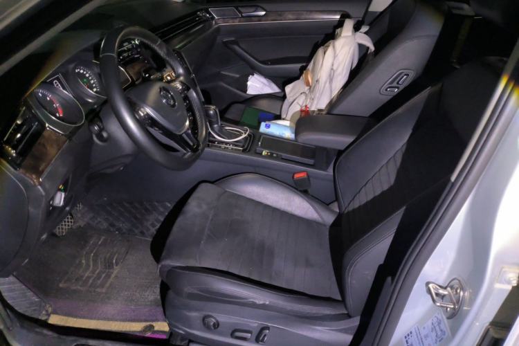 Used Volkswagen Magotan 2017 380TSI DSG Luxury Model Left Front Seat