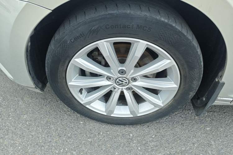 Used Volkswagen Magotan 2017 330TSI DSG Leading Model Left Front Wheel Hub
