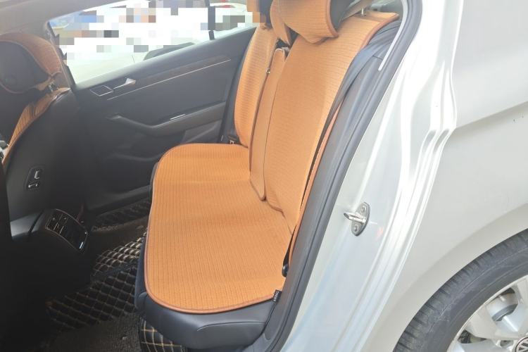 Used Volkswagen Magotan 2017 330TSI DSG Luxury Model Left Rear Seat
