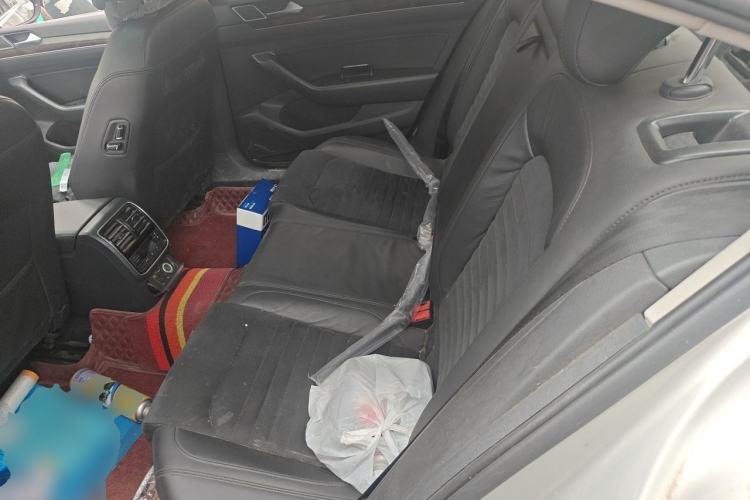 Used Volkswagen Magotan 2017 330TSI DSG Luxury Model Left Rear Seat