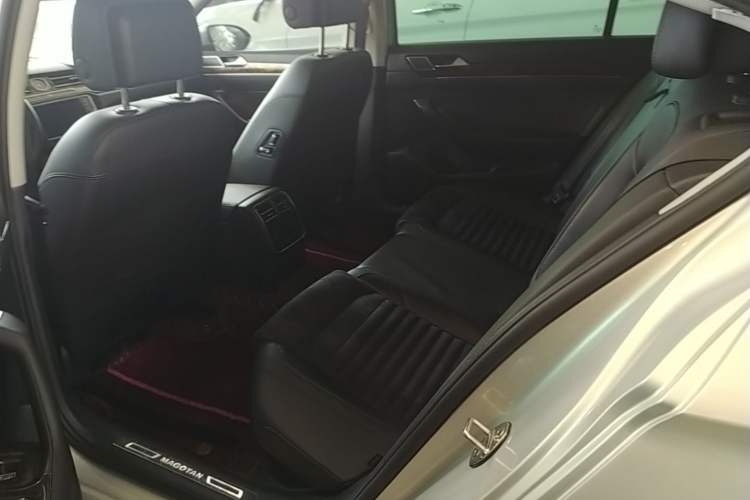 Used Volkswagen Magotan 2017 330TSI DSG Luxury Model Left Rear Seat