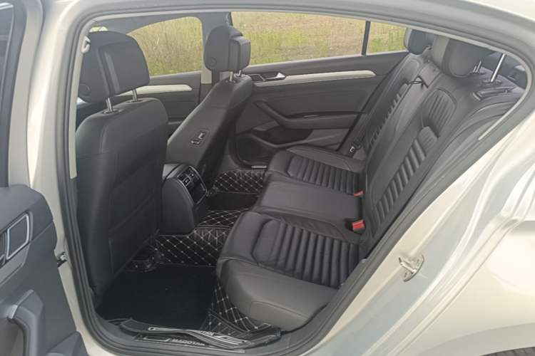 Used Volkswagen Magotan 2017 330TSI DSG Leading Model Left Rear Seat
