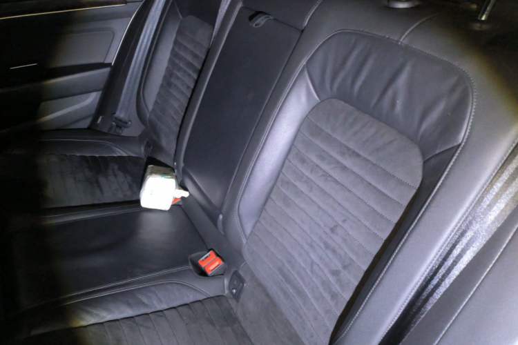Used Volkswagen Magotan 2017 330TSI DSG Luxury Model Left Rear Seat