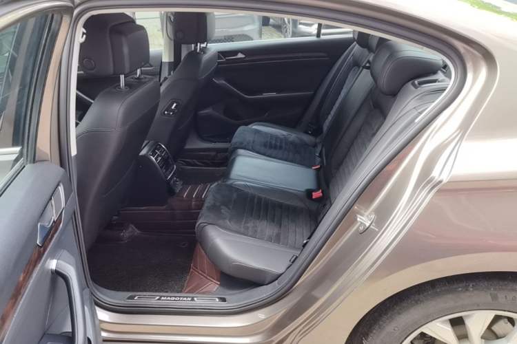 Used Volkswagen Magotan 2017 330TSI DSG Luxury Model Left Rear Seat