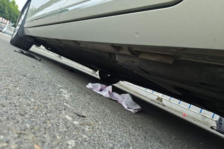 Used Volkswagen Magotan 2017 330TSI DSG Leading Model Left Side Sill