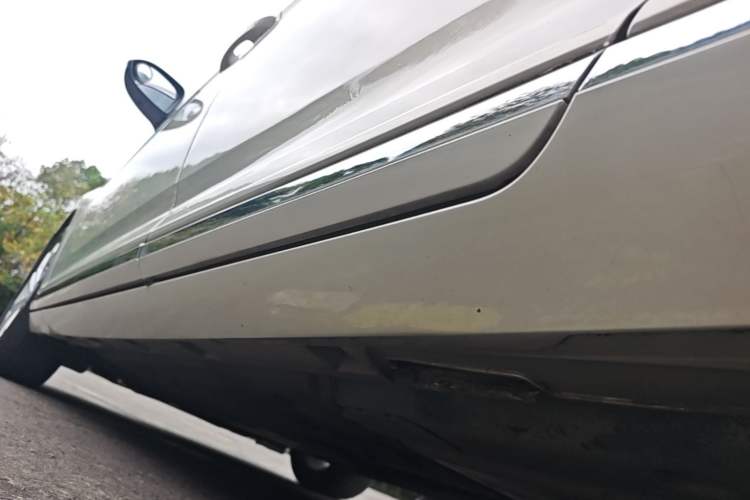 Used Volkswagen Magotan 2017 330TSI DSG Luxury Model Left Side Sill