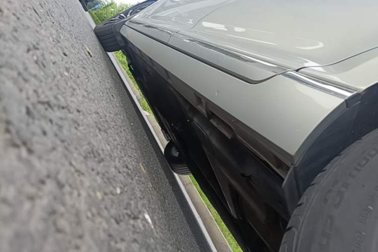 Used Volkswagen Magotan 2017 330TSI DSG Leading Model Left Side Sill