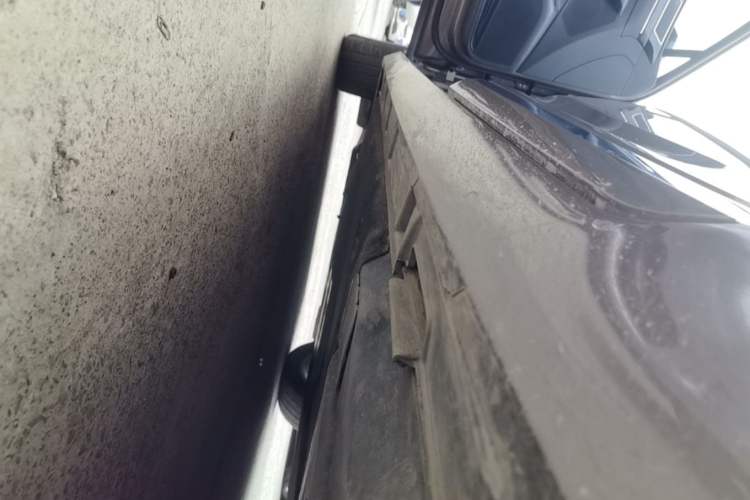 Used Volkswagen Magotan 2017 330TSI DSG Luxury Model Left Side Sill